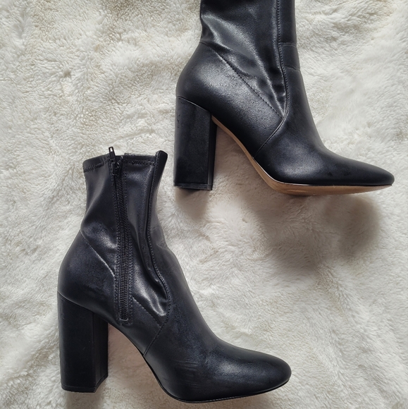 Womens boots - Picture 2 of 5